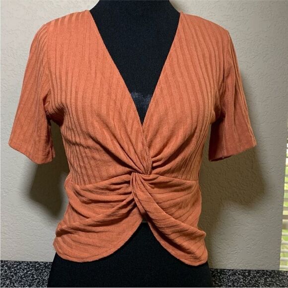 Zara Twist Crop Top - Picture 1 of 8